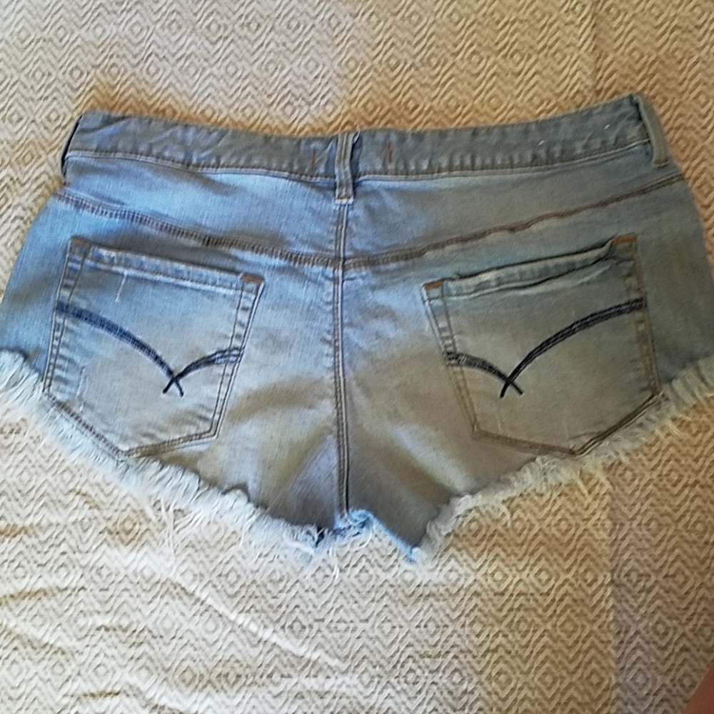 Bullhead Shorts - Picture 2 of 3